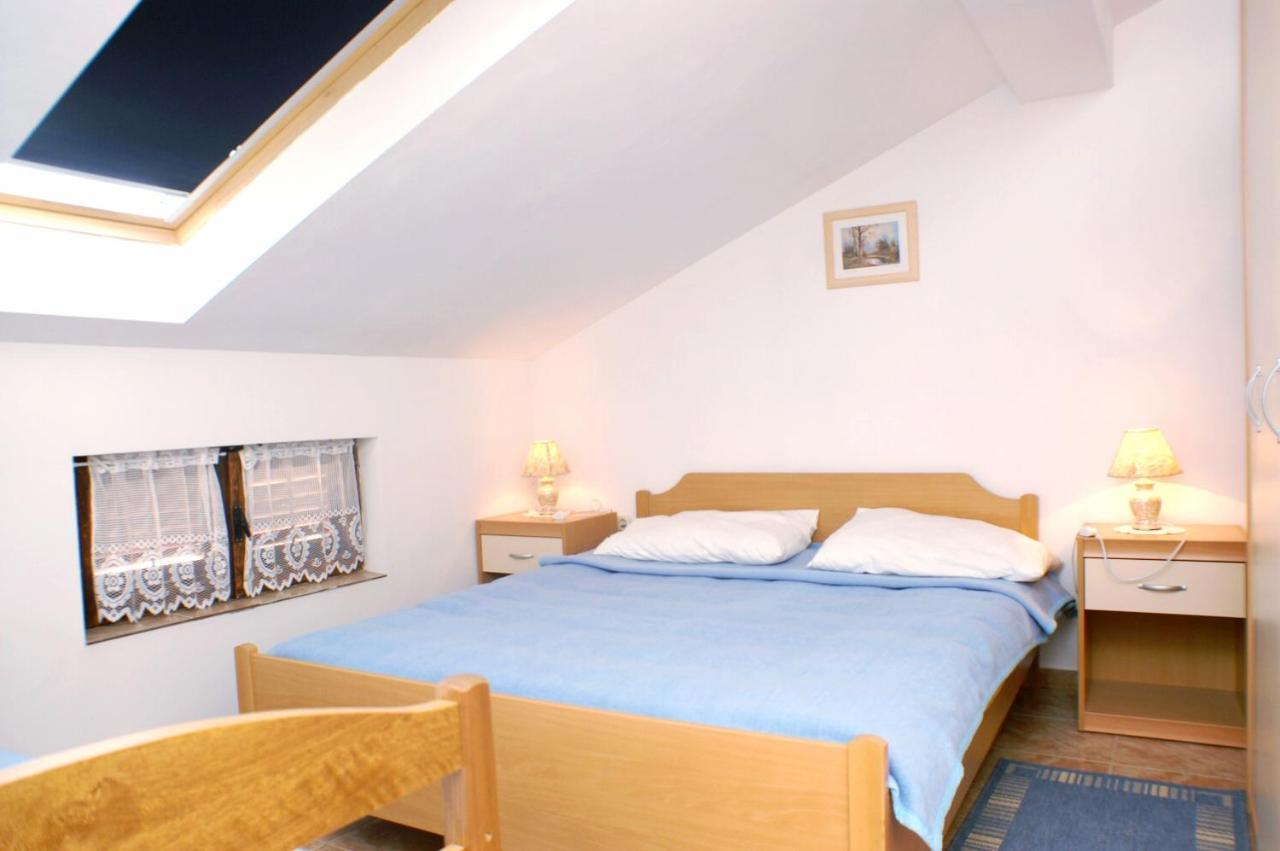 Family Friendly Seaside Apartments Vlasici, Pag - 4319 Екстериор снимка