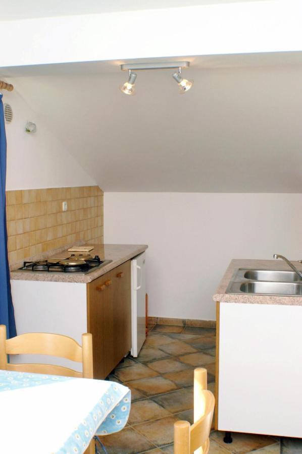 Family Friendly Seaside Apartments Vlasici, Pag - 4319 Екстериор снимка