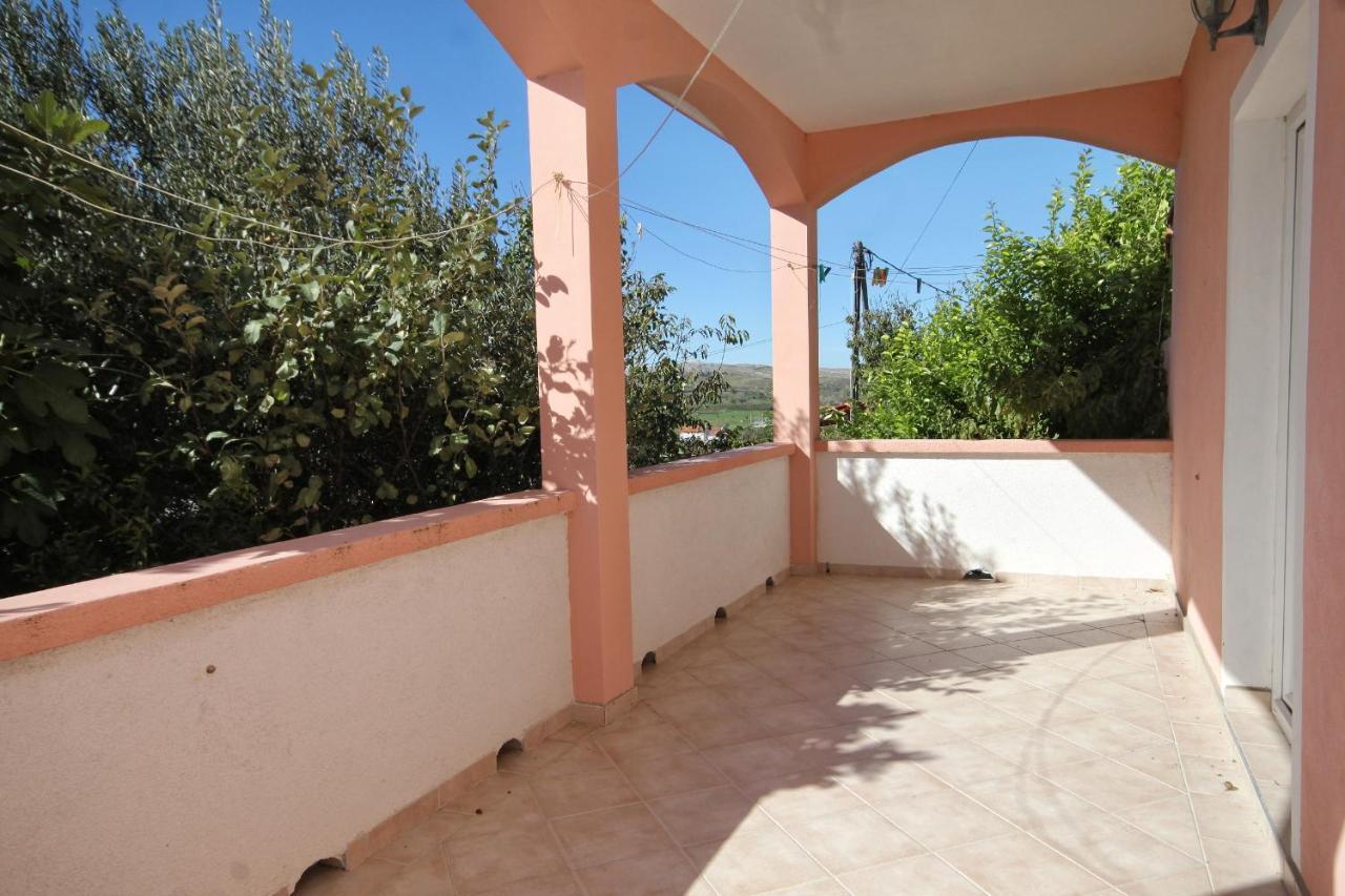 Family Friendly Seaside Apartments Vlasici, Pag - 4319 Екстериор снимка