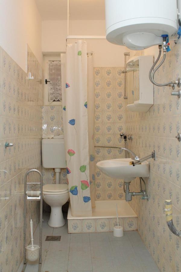 Family Friendly Seaside Apartments Vlasici, Pag - 4319 Екстериор снимка